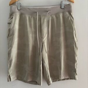Lululemon T.H.E. Short 9" Mens L Linerless Camo VMXR 50286 Running Gym Training